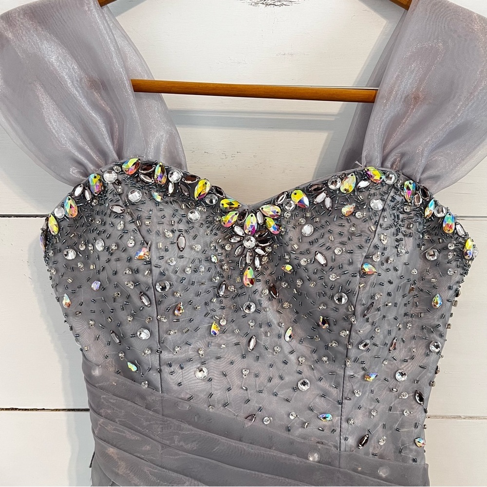 May Queen Gray Ruffle Rhinestone Formal Dress. Size 4 EUC - Picture 4 of 12